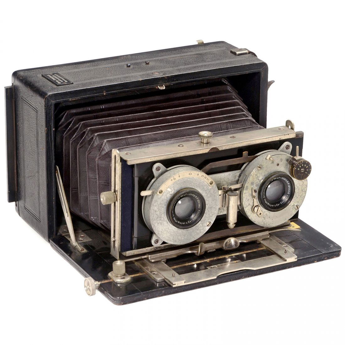 Stereo Camera with Folding-Bed Body (9 x 18), c. 1905: Stereo Camera with Folding-Bed Body (9 x 18), c. 1905 Unknown manufacturer, possibly Dr. Krügener. For plates of 9 x 18 cm, lenses: Hugo Meyer, Görlitz, Aristostigmat 7,2/135 mm, shutter O, Z, six d