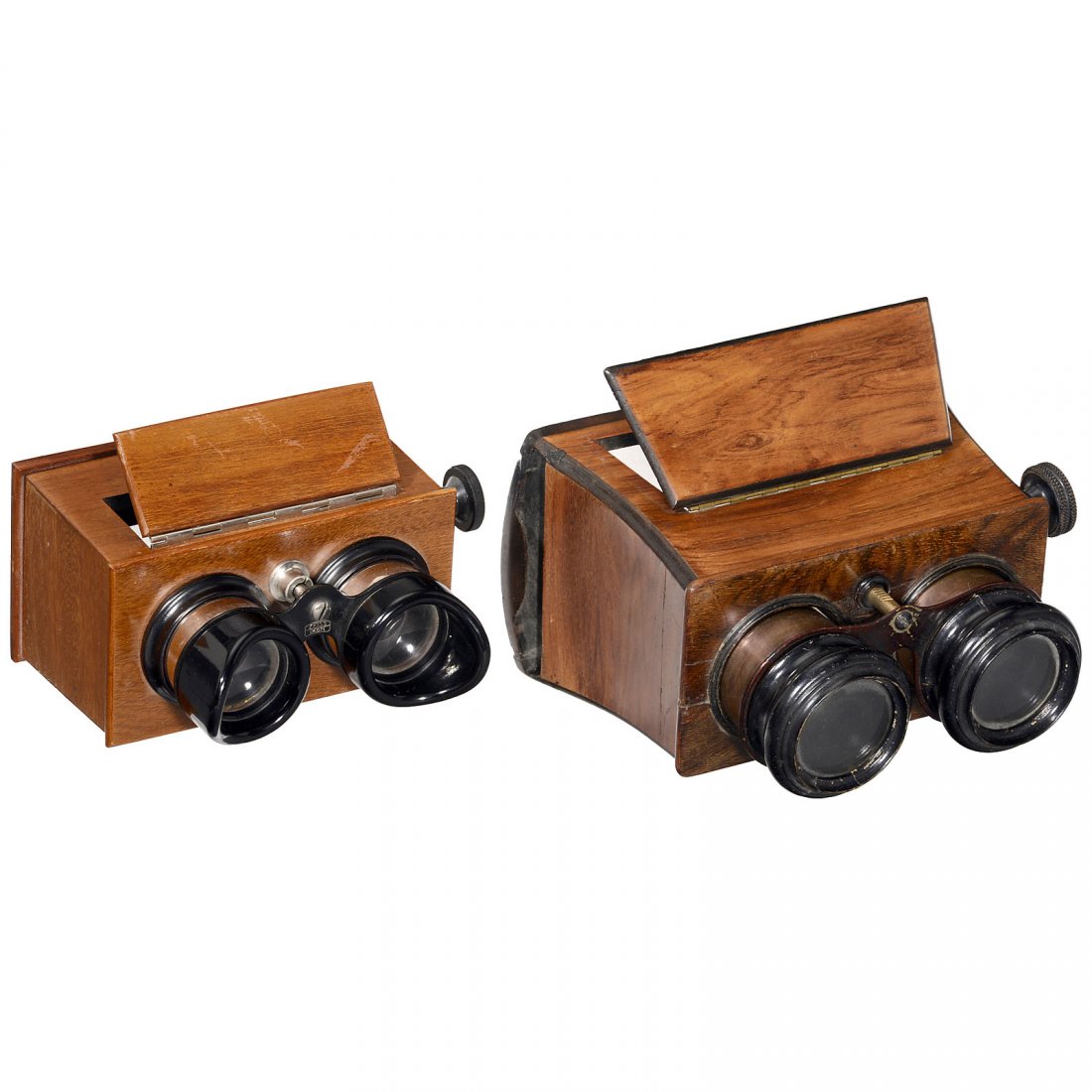 2 Hand Stereo Viewers, c. 1925: 2 Hand Stereo Viewers, c. 1925 Stereoscopes for glass slides and paper photos, precious wood cases, focusable. 1) Zeiss Ikon, size 4,5 x 10,7 cm. – And: 2) Unmarked, size 9 x 18 cm. 2 Hand-Stereobet