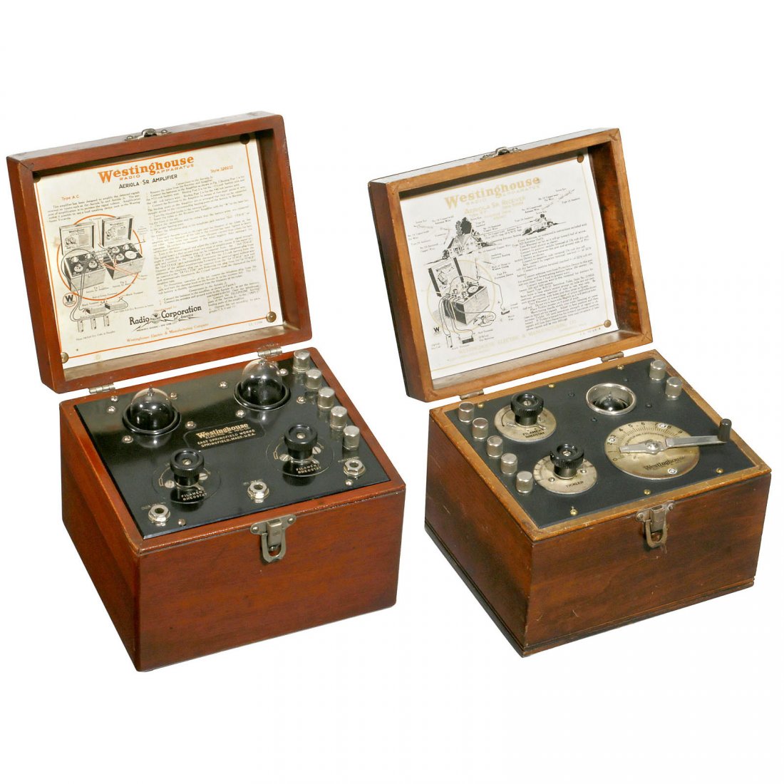 Ariola Radio and Amplifier, 1922: Ariola Radio and Amplifier, 1922 Westinghouse El. & Mfg. Co., USA. 1) Ariola Sr. receiver model RF, 1 valve, instructions under the lid. – And: 2) Ariola Sr. amplifier model AC, with 2 WD11 valves. 