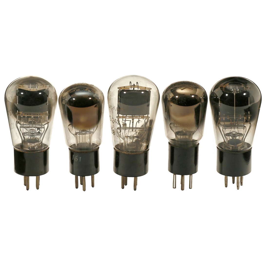 3 Telefunken RS242 Power Triodes: 3 Telefunken RS242 Power Triodes And: 2 Telefunken RE134 triodes. – All filaments intact. 3 Telefunken-RS242-Trioden Und: 2 Trioden Telefunken RE134. – Alle Heizfäden o.k. Start Price: € 80