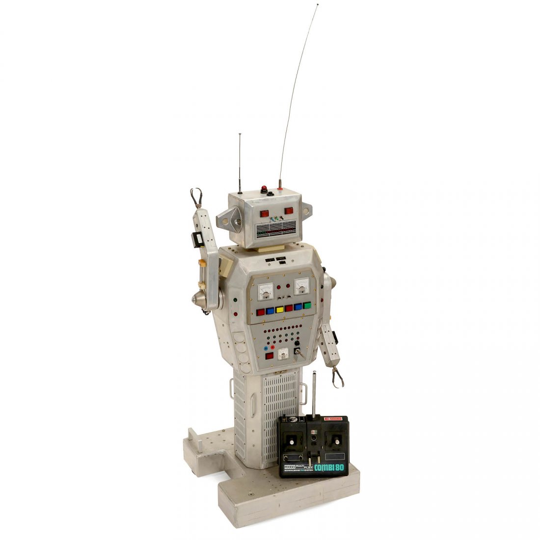Large Electromechanical Robot, c. 1980: Large Electromechanical Robot, c. 1980 With remote control for multiple functions, battery-powered (batteries not included, untested), height without antennae 38 in. Großer elektromechanischer Robote