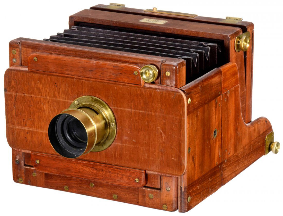 Stereo Camera by George Hare with Sliding Lens Board,: Stereo Camera by George Hare with Sliding Lens Board, c. 1864 George Hare, London, Calthorpe St. Stereo wet-plate camera with single lens and sliding lens board, for stereo and mono pictures, tropical