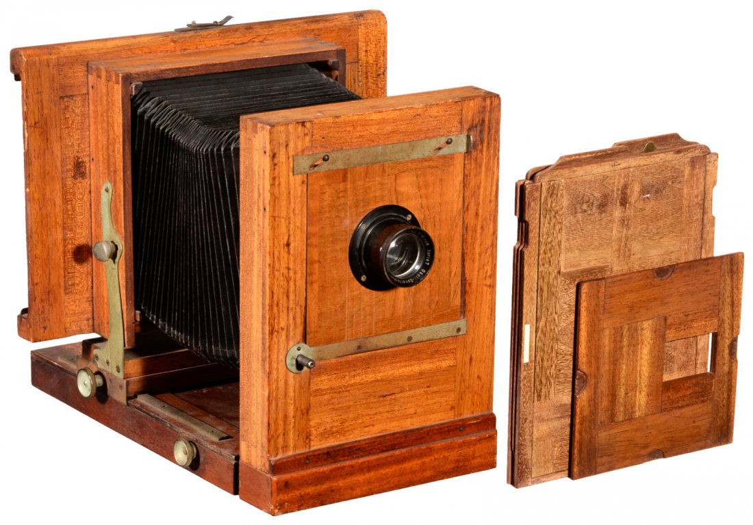 Reproduction Camera by Okoli-Gesellschaft, Stadtilm, c.: Reproduction Camera by Okoli-Gesellschaft, Stadtilm, c. 1920 Okoli-Gesellschaft, Stadtilm (Thuringia), Rudolf Roemer & Co., manufacturer of professional enlargers, reproduction cameras and lenses. Pla