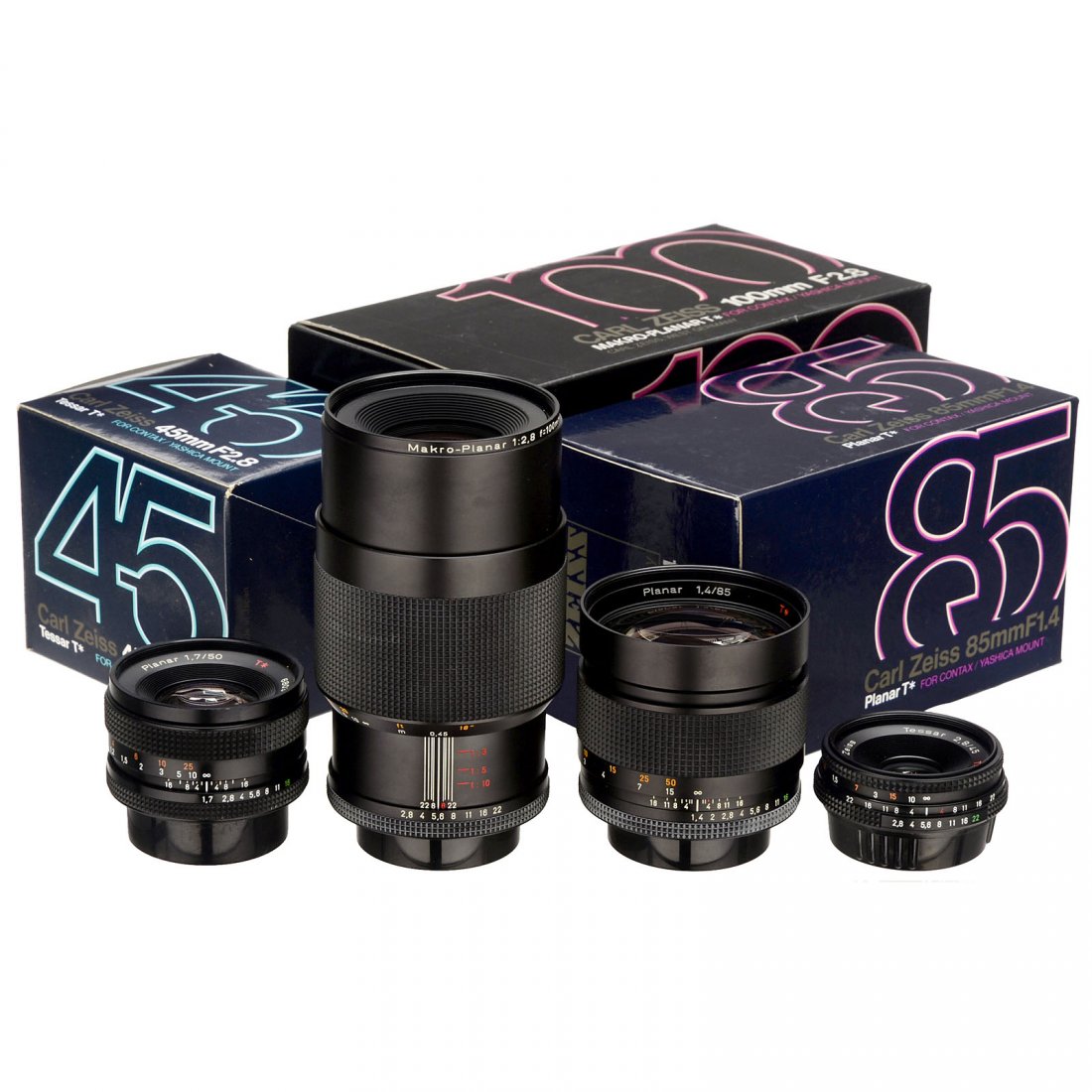 4 Zeiss Lenses for Contax RTS: 4 Zeiss Lenses for Contax RTS Carl Zeiss, Oberkochen. 1) Tessar 2,8/45 mm T (MM), with 2 caps and box. (2–1/1) – 2) Planar 1,7/50 mm T (MM), 2 caps, excellent condition! (2–1/1) – 3) Planar 1,