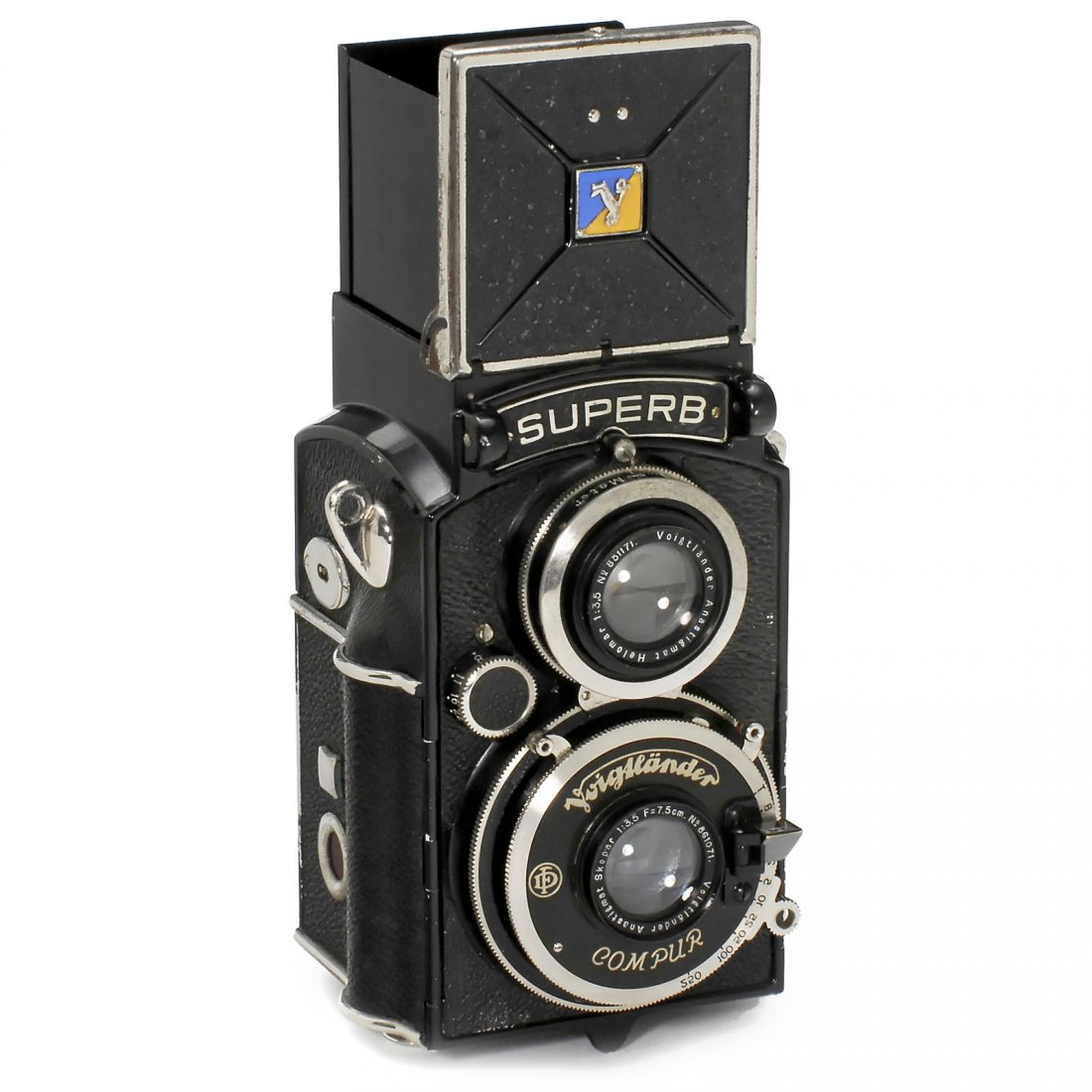 Voigtländer Superb "Skopar", 1st Model, 1933: Voigtländer Superb "Skopar", 1st Model, 1933 Voigtländer, Braunschweig. 6x6 TLR camera, no. E 229227, early model with large lugs, Skopar 3,5/7,5 cm (no. 861071) in Compur. Good condition. Voigtlä