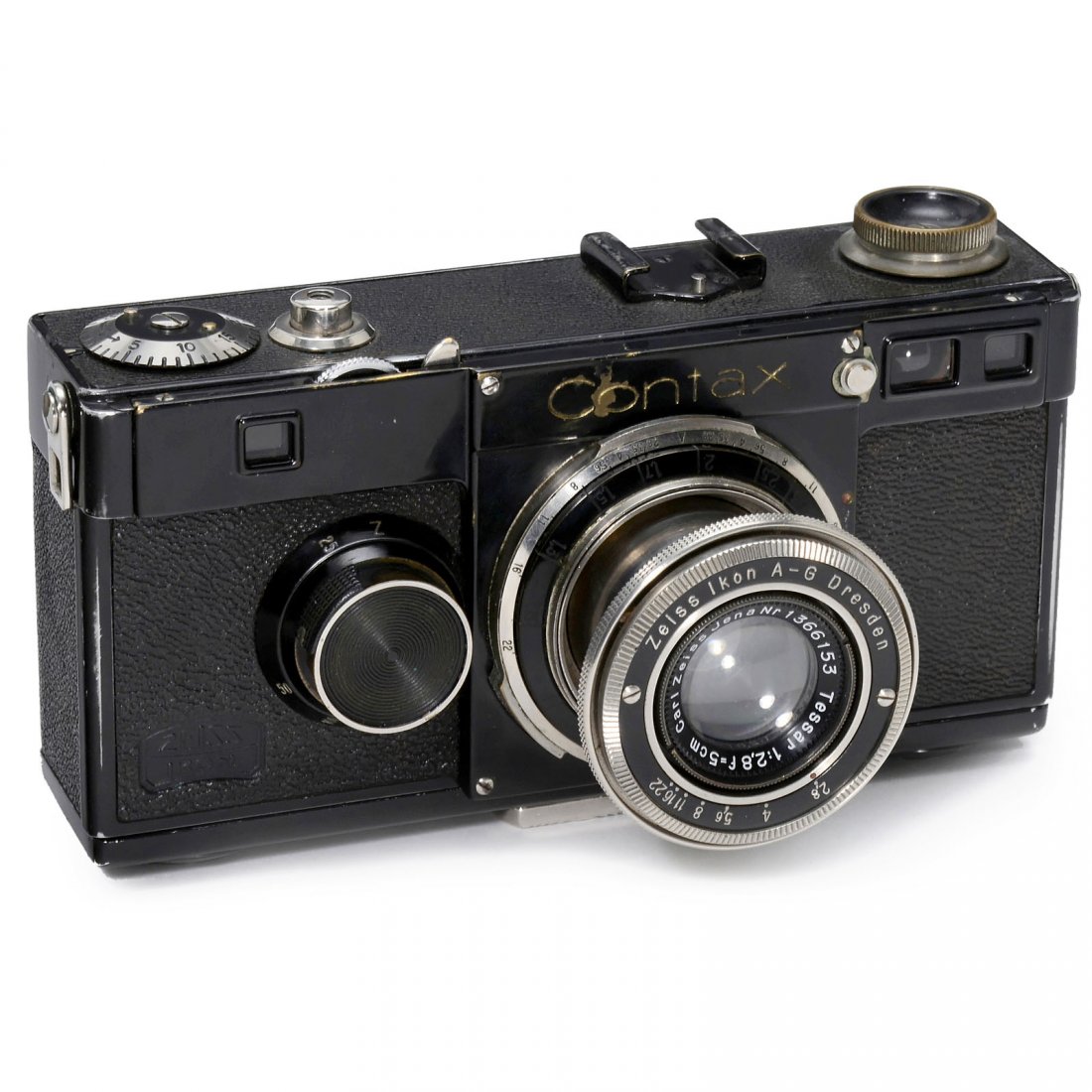 Contax I, Version 3/4, 1933: Contax I, Version 3/4, 1933 Zeiss Ikon, Dresden, no. V31666 (camera back with the same number), long shutter speeds stuck, part of the bakelite from shutter speeds knob missing, Tessar 2,8/5 cm, no. 1