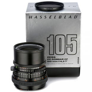 Hasselblad Carl Zeiss UV-Sonnar 4,3/105 mm: Hasselblad Carl Zeiss UV-Sonnar 4,3/105 mm Carl Zeiss. Nr. 6776305, one of the rarest and costliest Hasselblad lenses. Special lens with quartz and fluorite elements used to transmit UV light. Develop