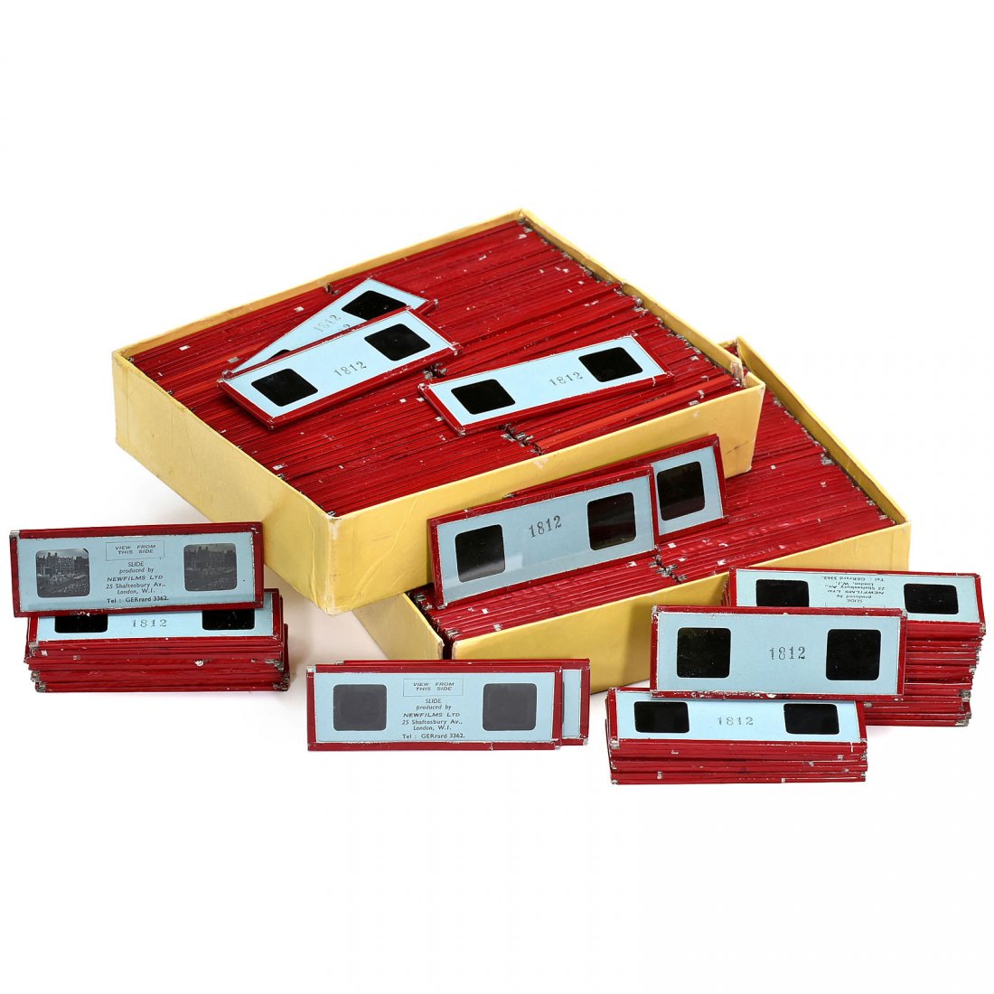 Approx. 145 Stereo Slides (45 x 107) by Newfield Ltd.,: Approx. 145 Stereo Slides (45 x 107) by Newfield Ltd., c. 1960 Newfield Ltd.,London. 35 mm stereo slides of 41 x 101 mm with images of 24 x 24 mm and 24 x 30 mm, British motifs, many duplicates. Ca. 1