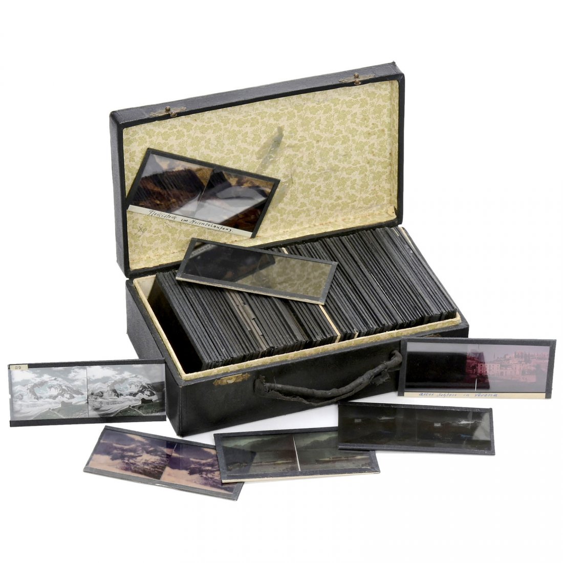 90 Stereo Slides of 6 x 13 cm, c. 1950: 90 Stereo Slides of 6 x 13 cm, c. 1950 90 colored glass stereo slides of 6 x 13 cm, mostly on color film, some on plates, motifs from trips in Europe (mostly landscape pictures), in period wood box, f