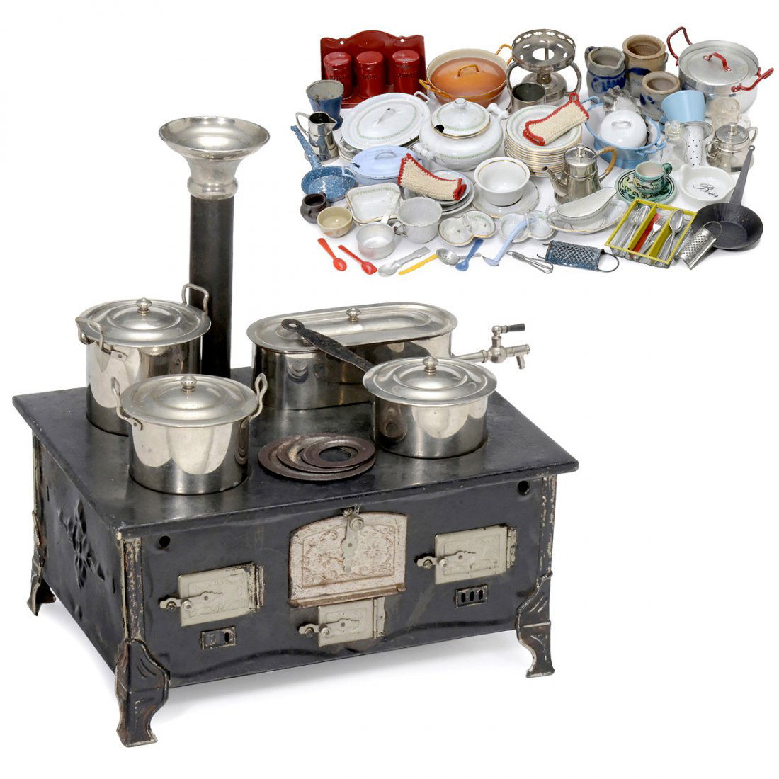 Märklin Toy Stove with Accessories, c. 1920 (1 of 3)