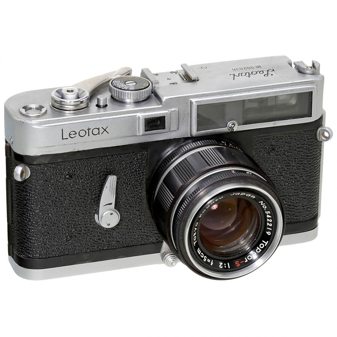 Leotax G, 1961: Leotax G, 1961 Leotax Camera Co., Japan. No. 902036, rare Leica copy, combination of screw-mount Leica (lens) and Leica M (rapid-wind lever, film counter window), Topcor-S 2/5 cm, meter. Leotax G, 196