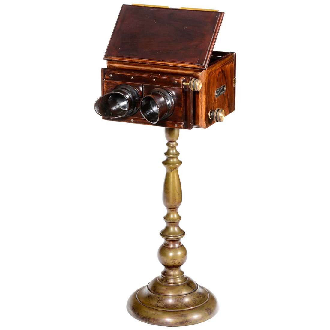 Primus Perfect Stereoscope 9 x 18, c. 1897: Primus Perfect Stereoscope 9 x 18, c. 1897 W. Butcher and Sons, London. Stereo viewer on pillar for stereo slides and stereo cards of 9 x 18 cm, focusing by rack and pinion, interocular adjustment and