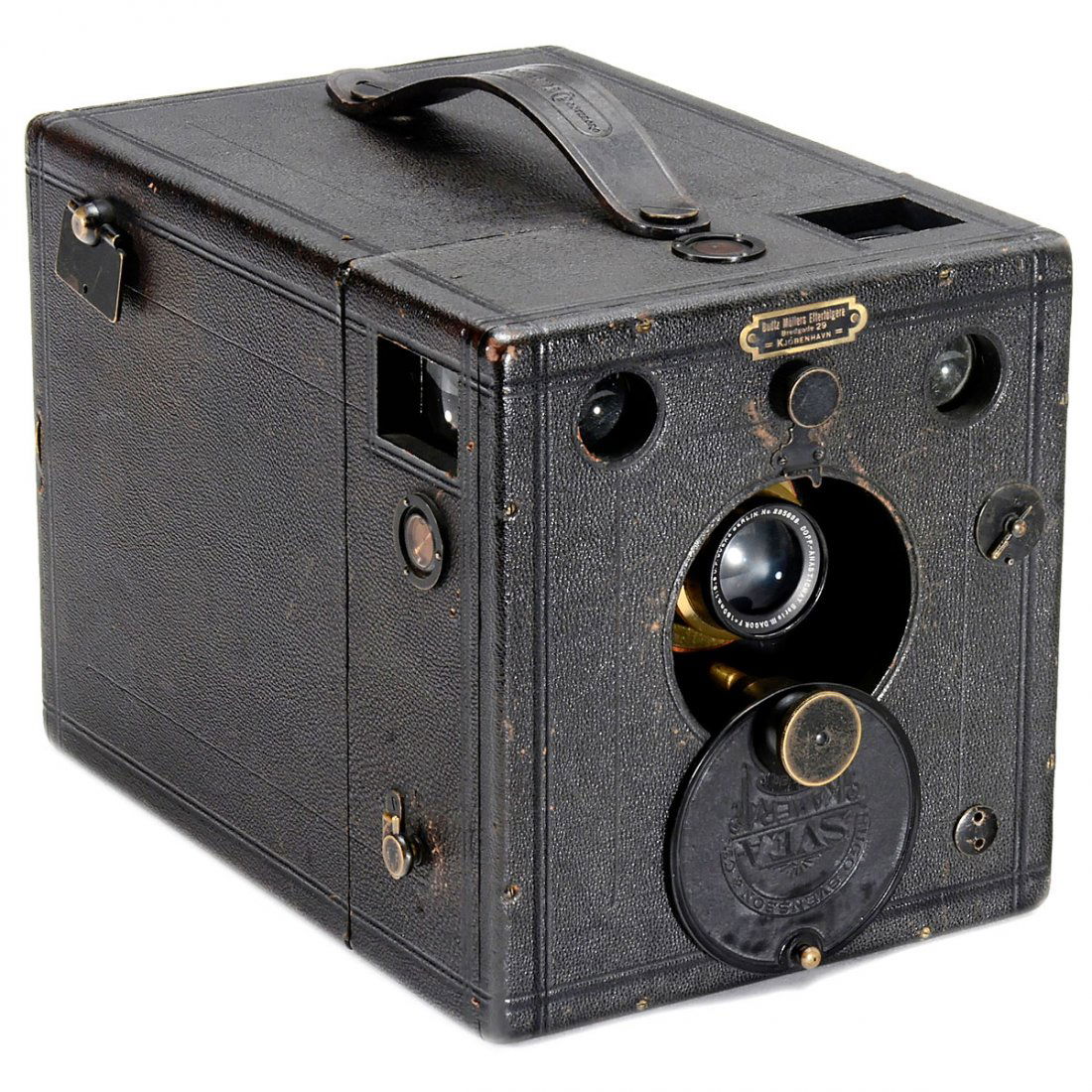 Svea Kamera by Hugo Svensson (Hasselblad), c. 1905: Svea Kamera by Hugo Svensson (Hasselblad), c. 1905 Kamerafabrik Hugo Svensson & Co., Göteborg, Sweden (Hasselblad!). Magazine camera for plates of 12 x 16,5 cm, leaf-shutter 1–1/100 sec., brass len