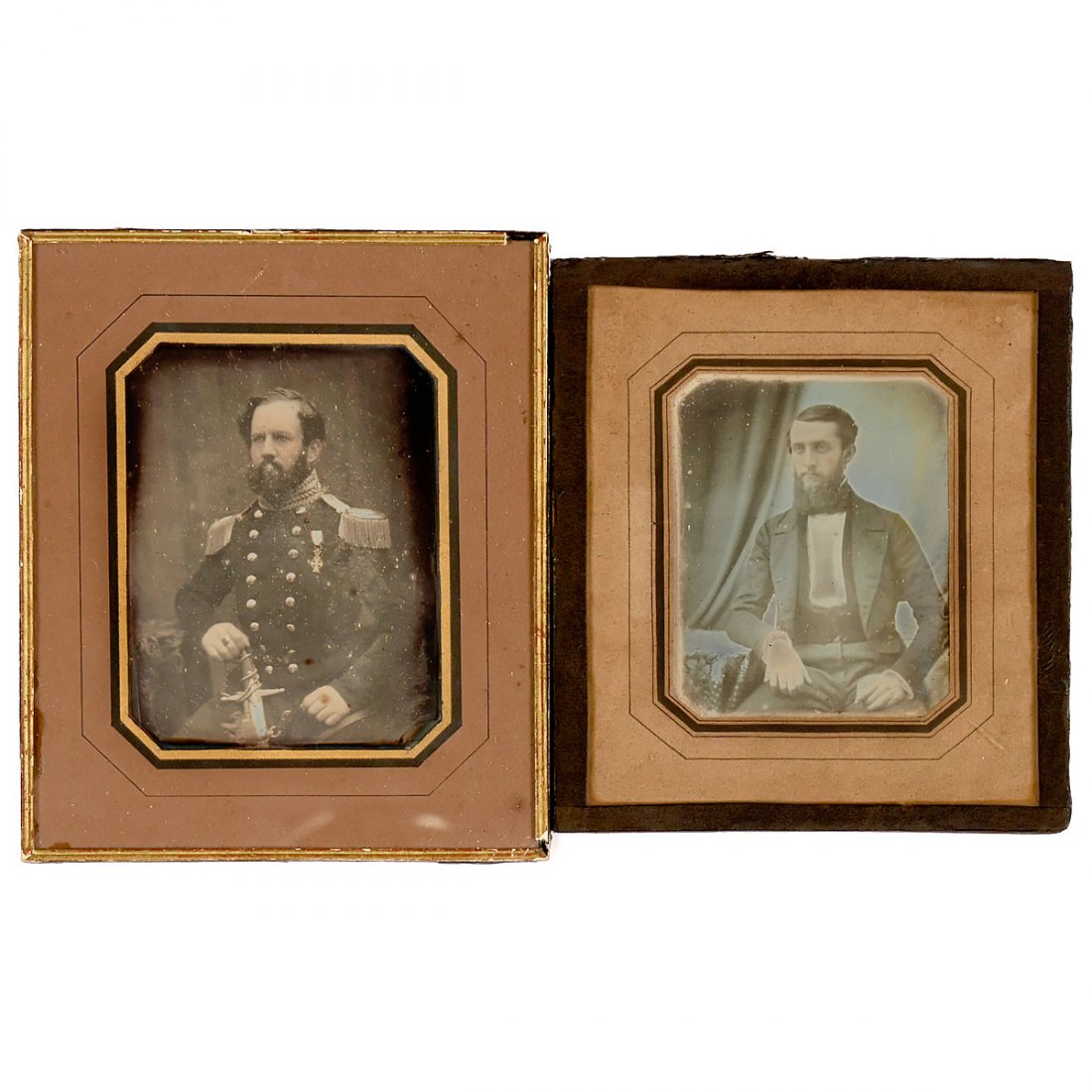 2 Daguerreotypes, c. 1850: 2 Daguerreotypes, c. 1850 1 x marked "Oberstleutnant Charles v. Beck", atelier from Copenhagen, and 1 x "v. Gjern", presumably both Danish, ¼ plate, hand-tinted, framed, size 10,5 x 11 cm. – Excell