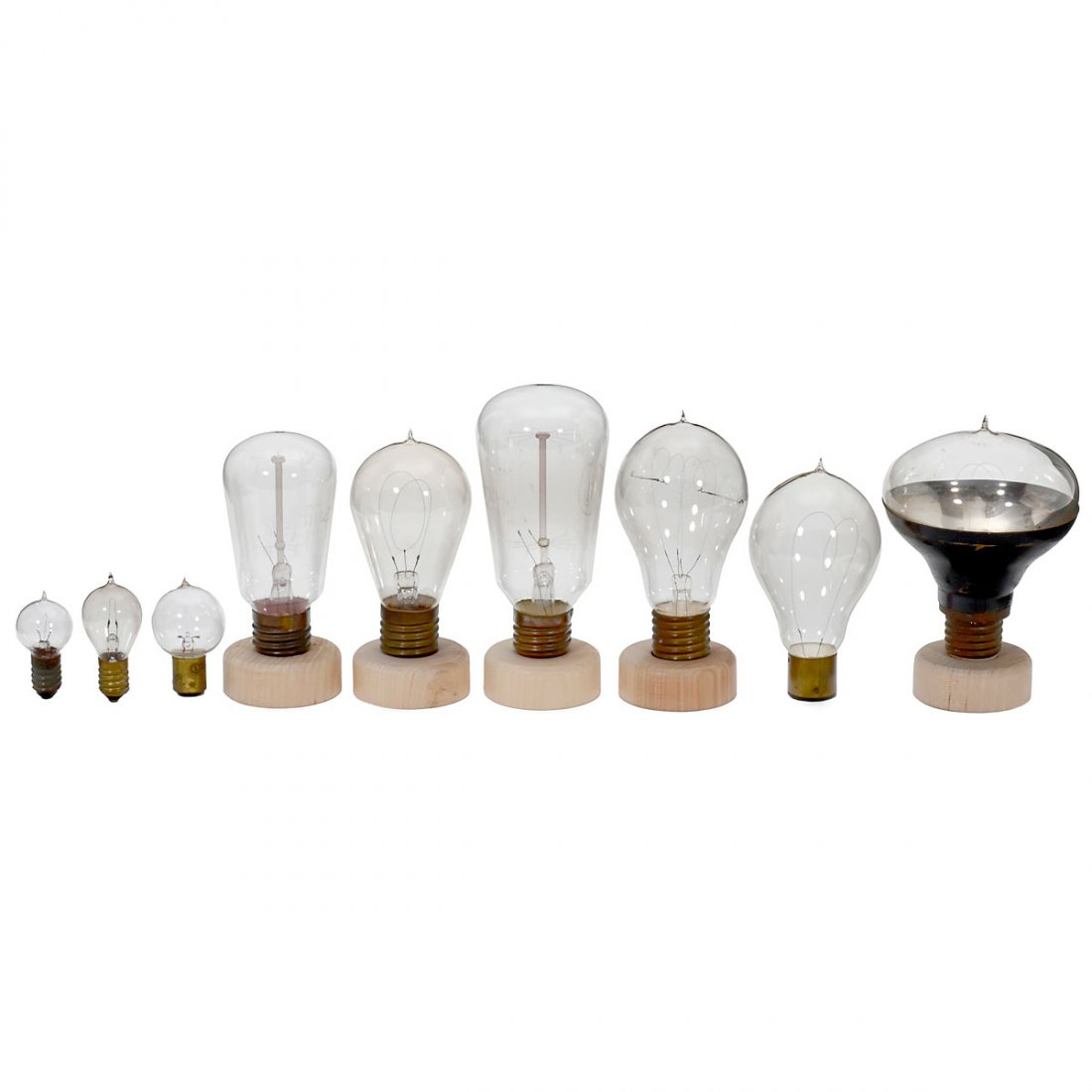 29 Early Carbon Filament Bulbs, 1900 onwards (1 of 1)