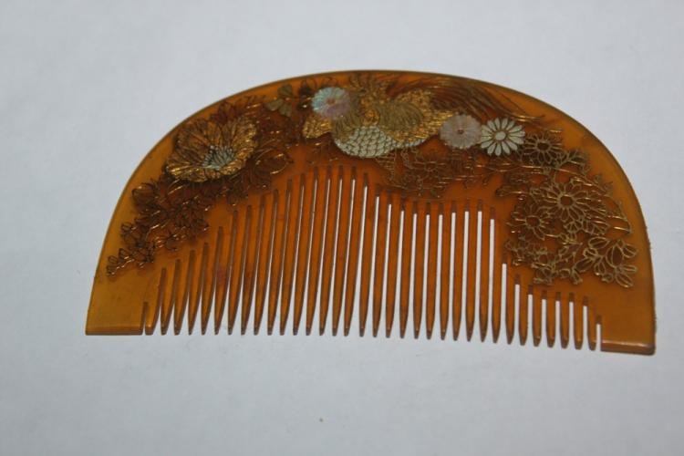Antique Japanese Tortoise Shell Comb: 3 3/4" long.