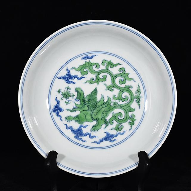 A RARE BLUE AND GREEN DARGON PLATE (1 of 10)