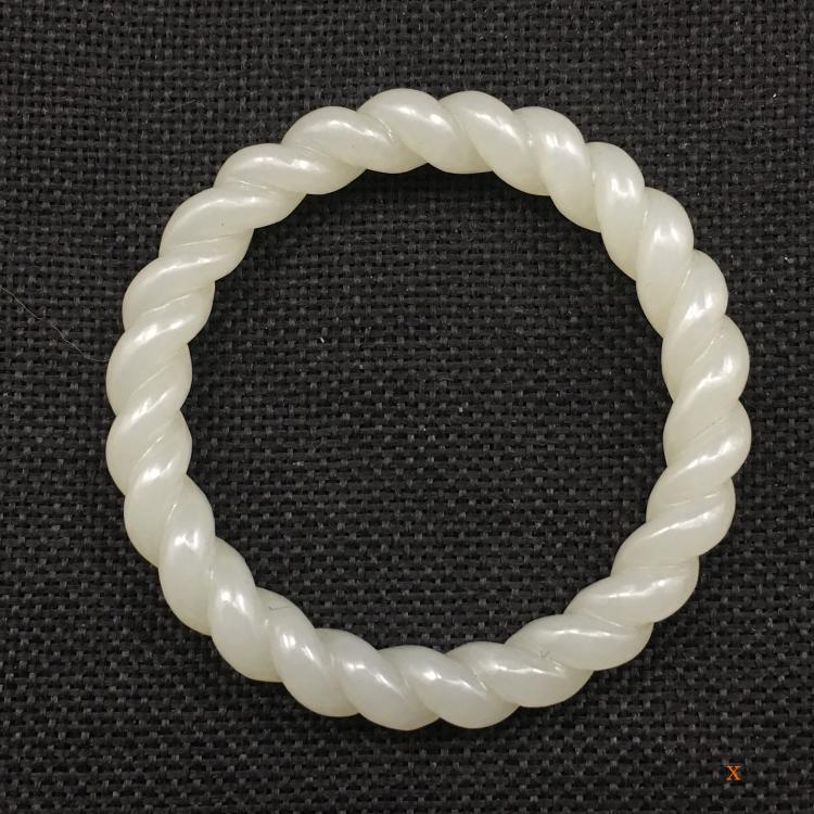A WHITE HE TIAN JADE BANGLE (1 of 1)