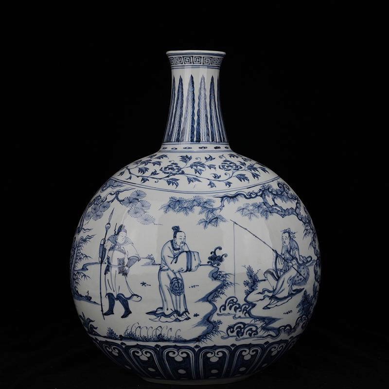 A LARGE BLUE AND WHITE FLASK VASE: China, Ming Dynasty Tian Shun Blue And White Flask Vase; H/ 45 Cm D/ 35 Cm