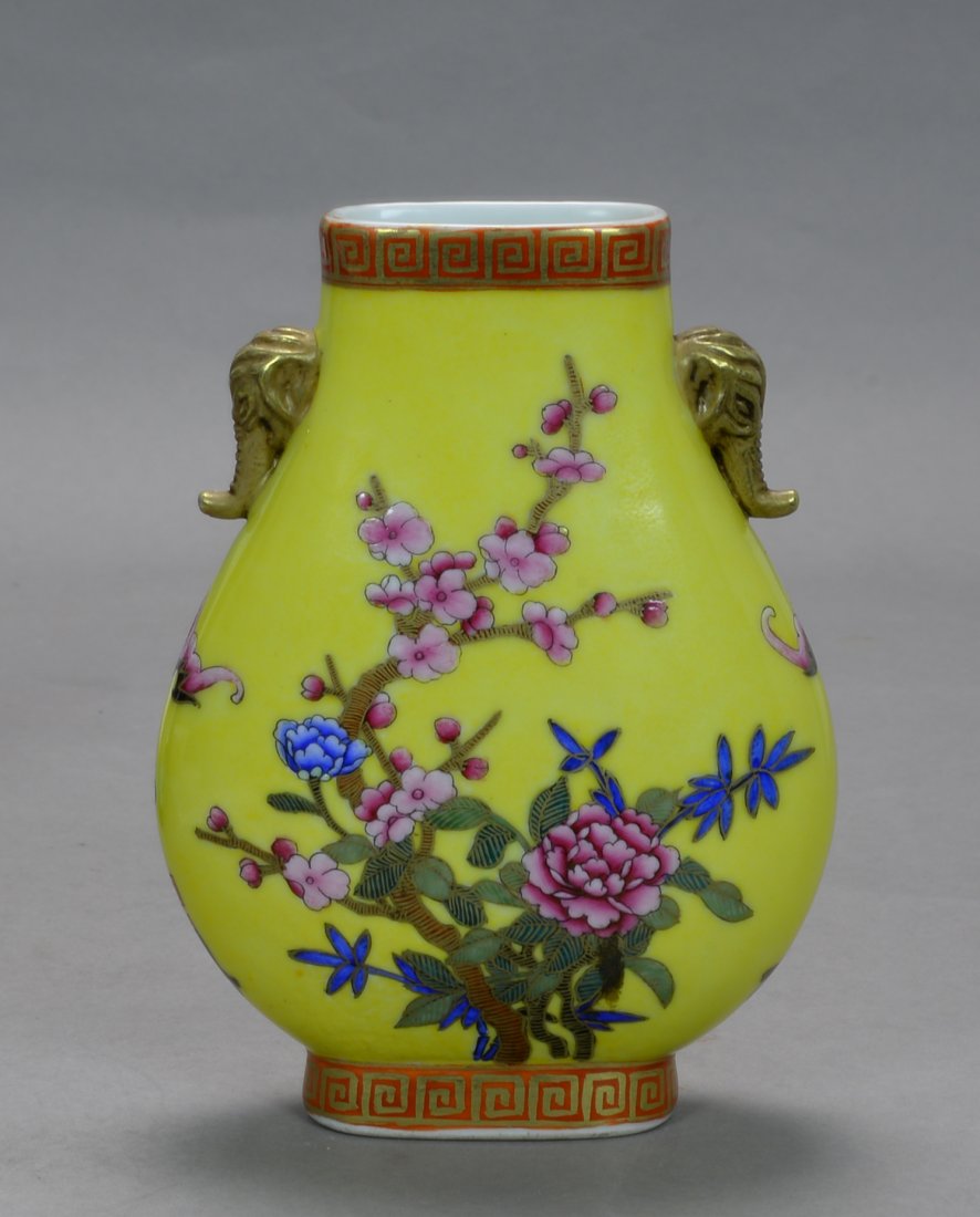 A Multi-color Enamel Flower Vase Seal Mark and Period (1 of 6)
