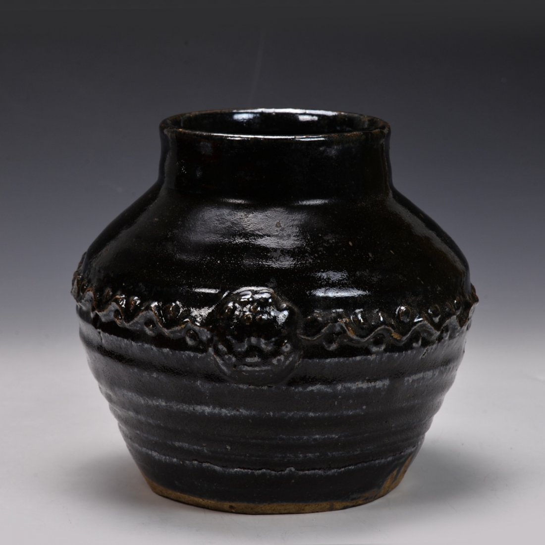 Chinese Atique Black Glazed Jar (1 of 4)