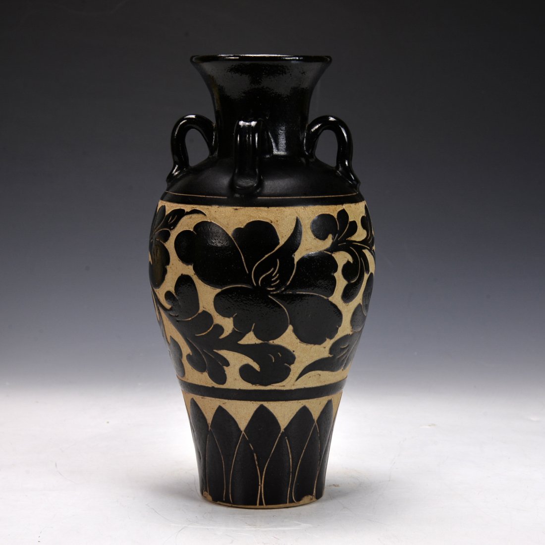 Chinese Ci Zhou Vase Carved: Chinese Ci Zhou Vase Carved flower, good condition; H: 11 1/2 in