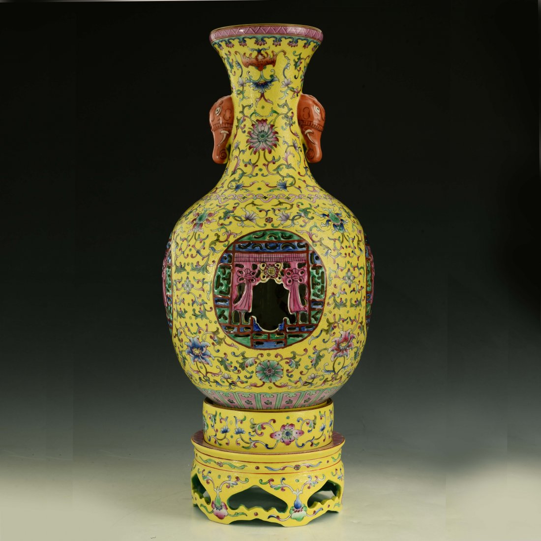 Chinese Famille Rose Vase (1 of 10)