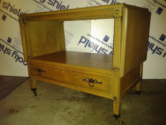 Eleil Saarinen Rway MCM rolling console buffet: Eleil Saarinen For Rway furniture Co. mid century modern art deco style rolling drop leaf buffet console table. Featuring solid birchwood construction with veneered top. Double pullout single drawers