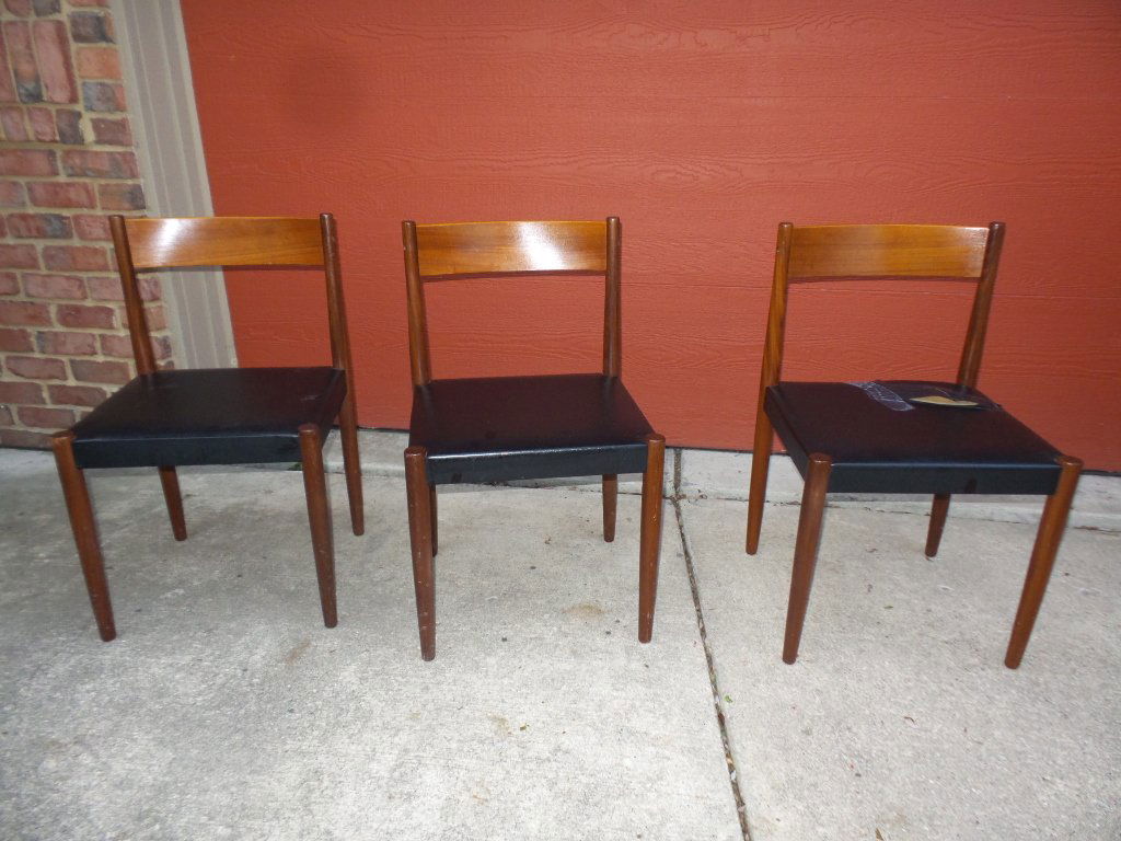 Frem Rojle three Danish MCM sculptural side chairs: Three vintae MCM Frem Rejole Danish sculptural teak wood side chairs. Featuring a rare and unique Danish sculptural design. Solid Teak wood frame with bentwood back rests. Upholstered in the original