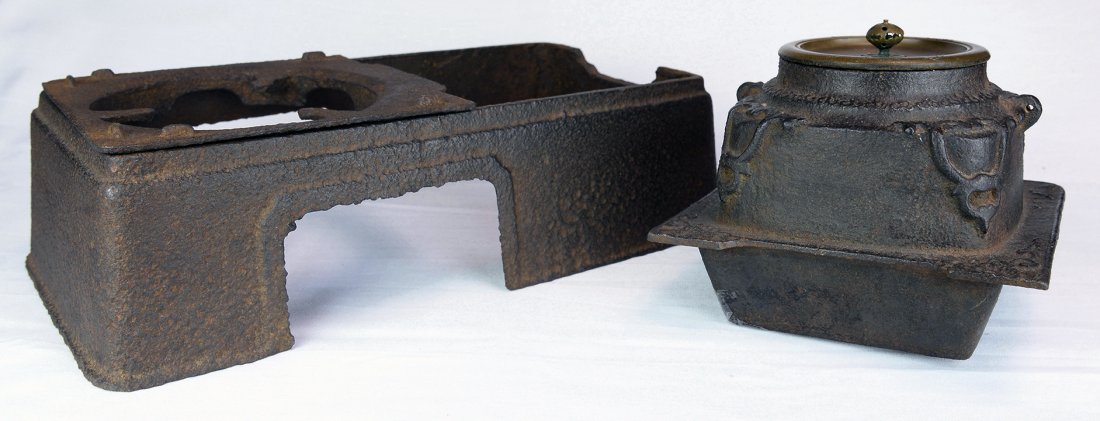 An iron stove (Japanese): JAPANESE Iron Stove 11x8.5 IN