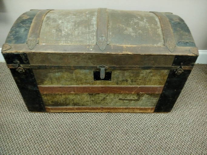 Vintage Camelback Trunk