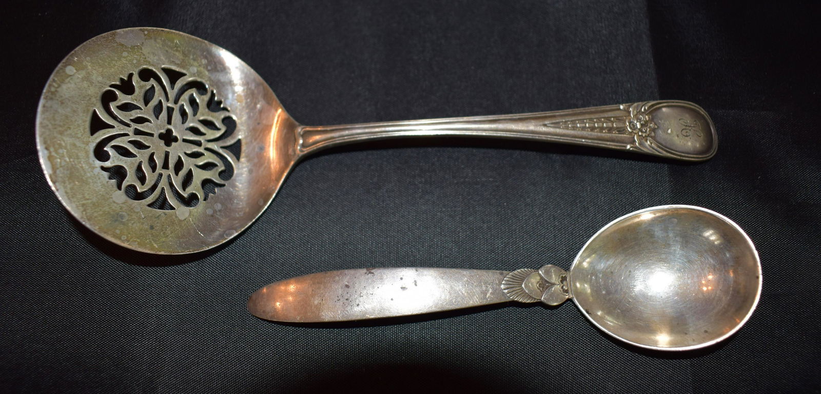 George Jensen Sterling Tomato Server & Spoon: The tomato server marked USA 2.05 troy ounces, the spoon marked Denmark 1.18 troy ounces.