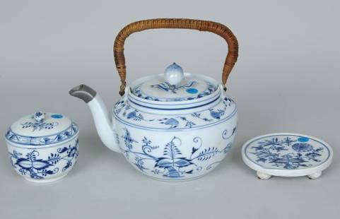 Meissen Blue Onion Teapot, Sugar Bowl & Hot Plate: Meissen Blue Onion Teapot, Sugar Bowl & Hot Plate