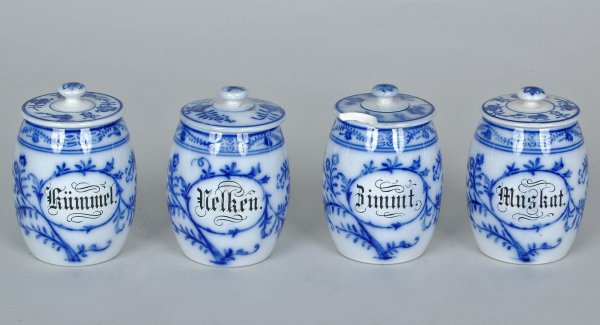 4 Villery & Boch Blue Onion Condiment Jars: 4 Villery & Boch Blue Onion Condiment Jars, 19th Century, of barrel form with circular covers. Makers mark on base. Ht. 3.75"