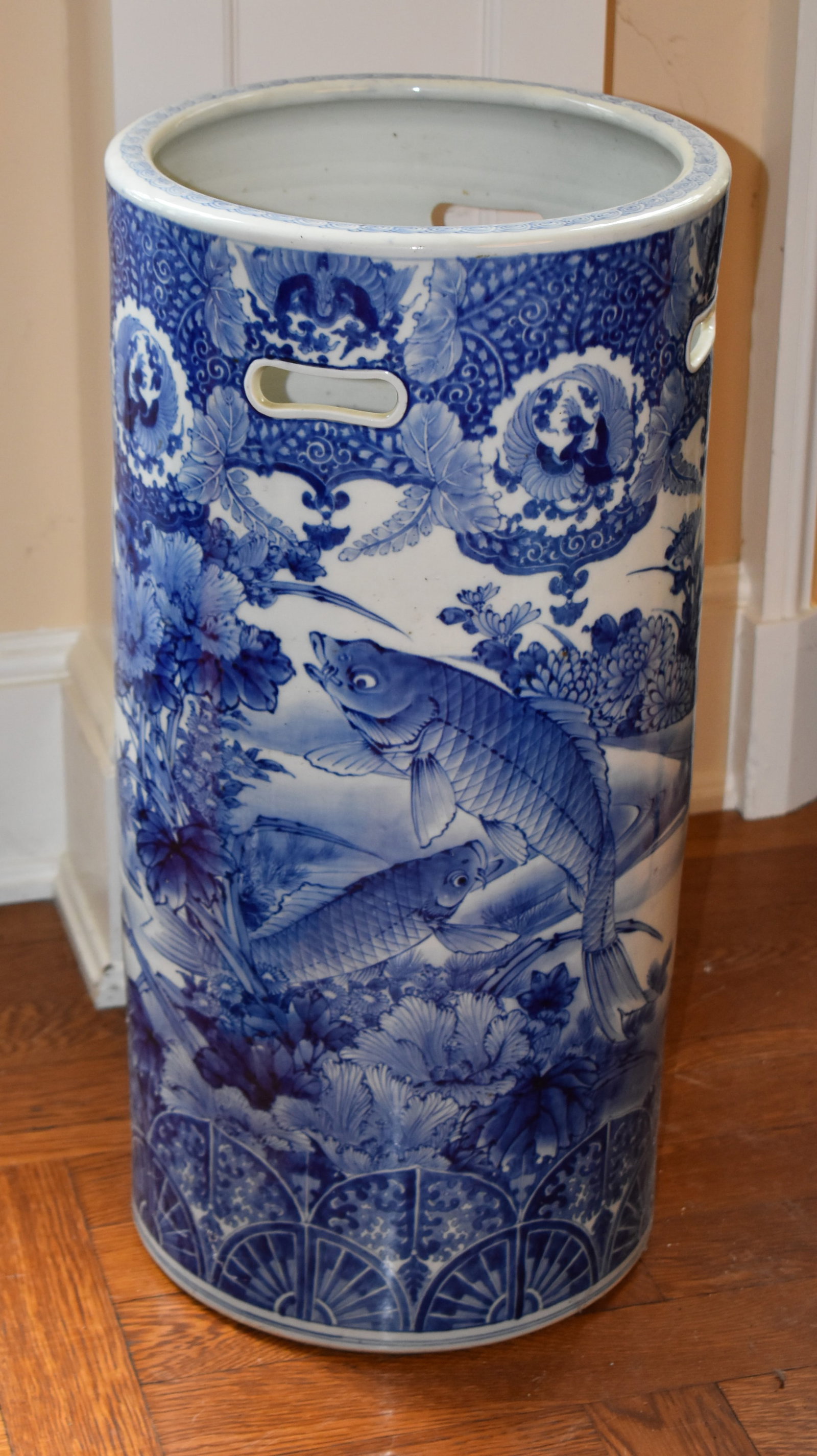 19TH CENTURY JAPANESE IMARI UMBRELLA STAND (1 of 4)