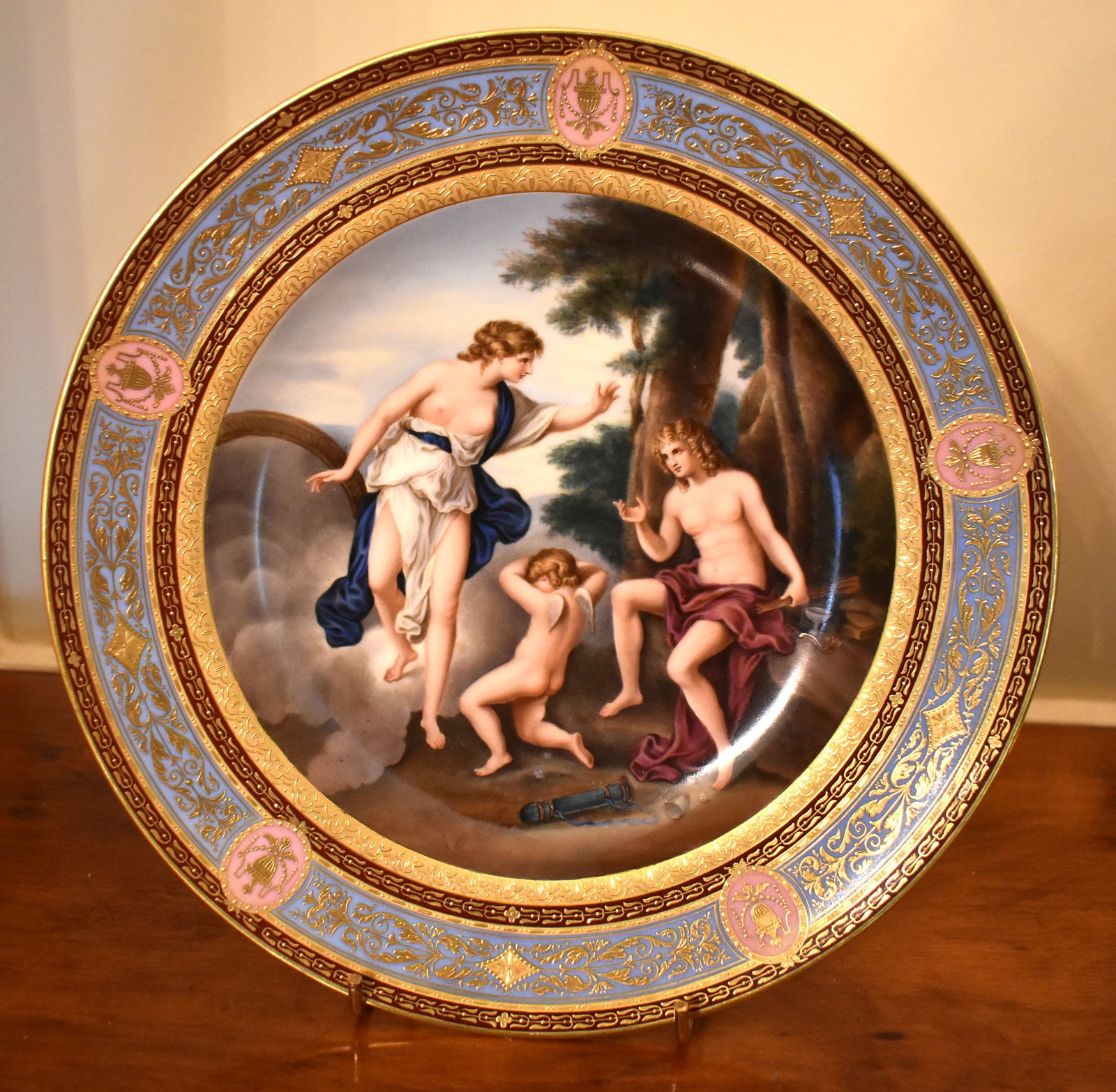 FINE ROYAL VIENNA CABINET PLATE OF CUPID & VENUS (1 of 2)