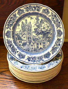 SET OF 12 YALE UNIVERSITY WEDGEWOOD DINNER PLATES: Diameter 10 3/4" One with slight chip.