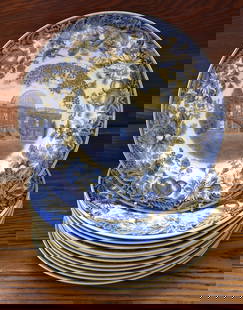 12 WEDGEWOOD VASSAR COLLEGE DINNER PLATES: Of blue and white design with transfer printed scenes depicting the colleges building. Diameter 10"
