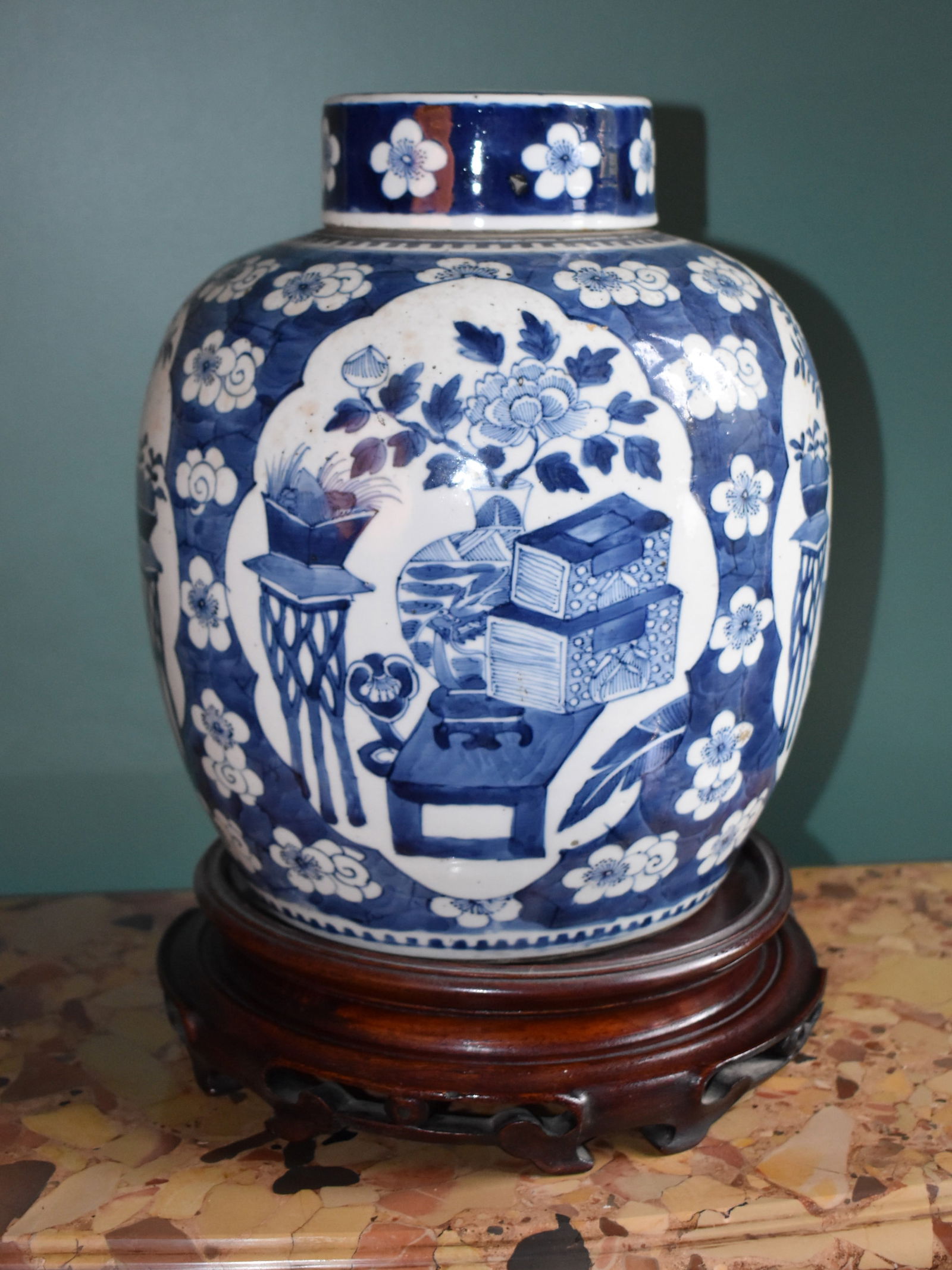 19TH CENTURY CHINESE BLUE & WHITE GINGER JAR & COVER (1 of 6)