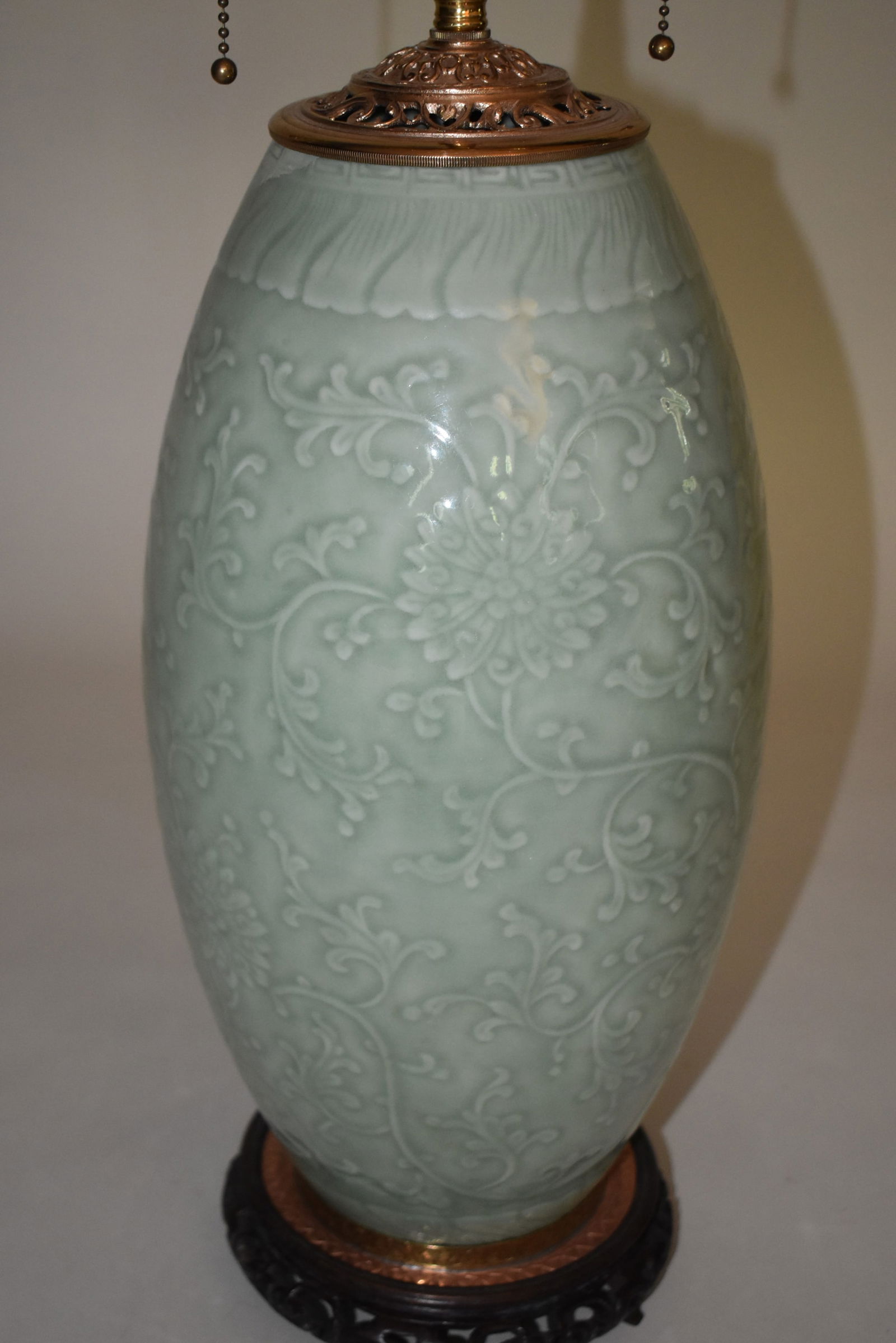 LARGE ANTIQUE CHINESE CELADON VASE WITH CARVED (1 of 6)
