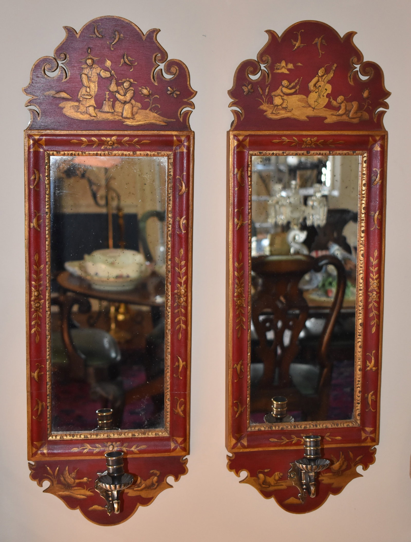FINE PAIR OF RED JAPPANED CHINOISERIE WALL SCONCES (1 of 6)