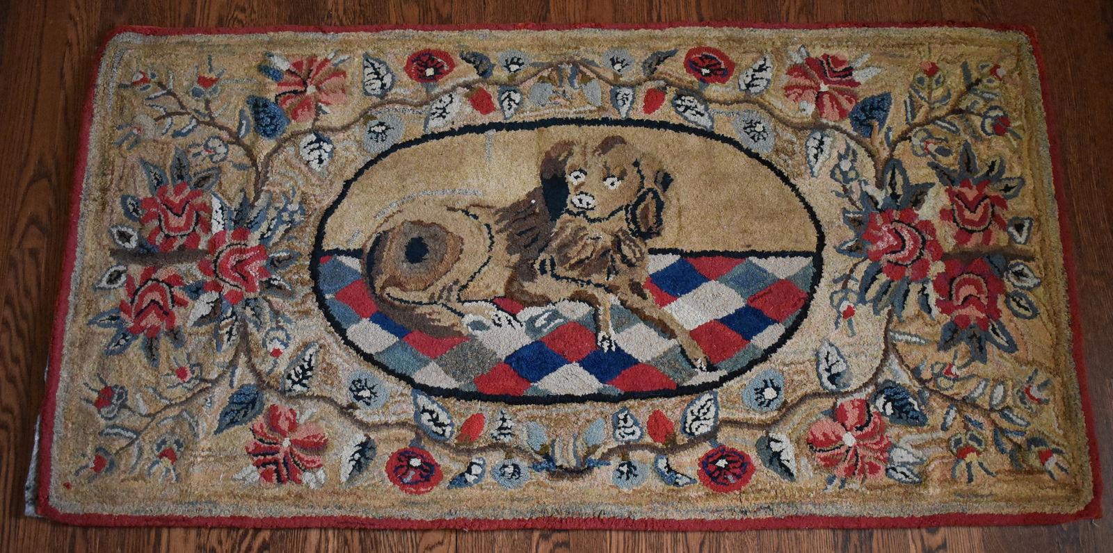 FINE 19TH CENTURY AMERICAN HOOKED RUG OF DOG (1 of 3)