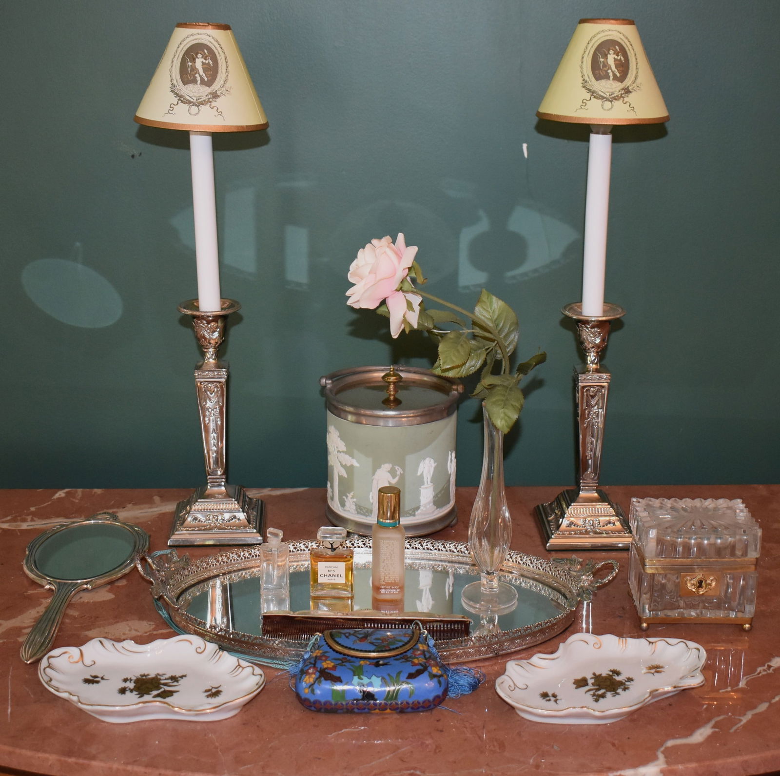 BOUDOIR LOT INCLUDING A CHINESE CLOISSONE PURSE (1 of 7)