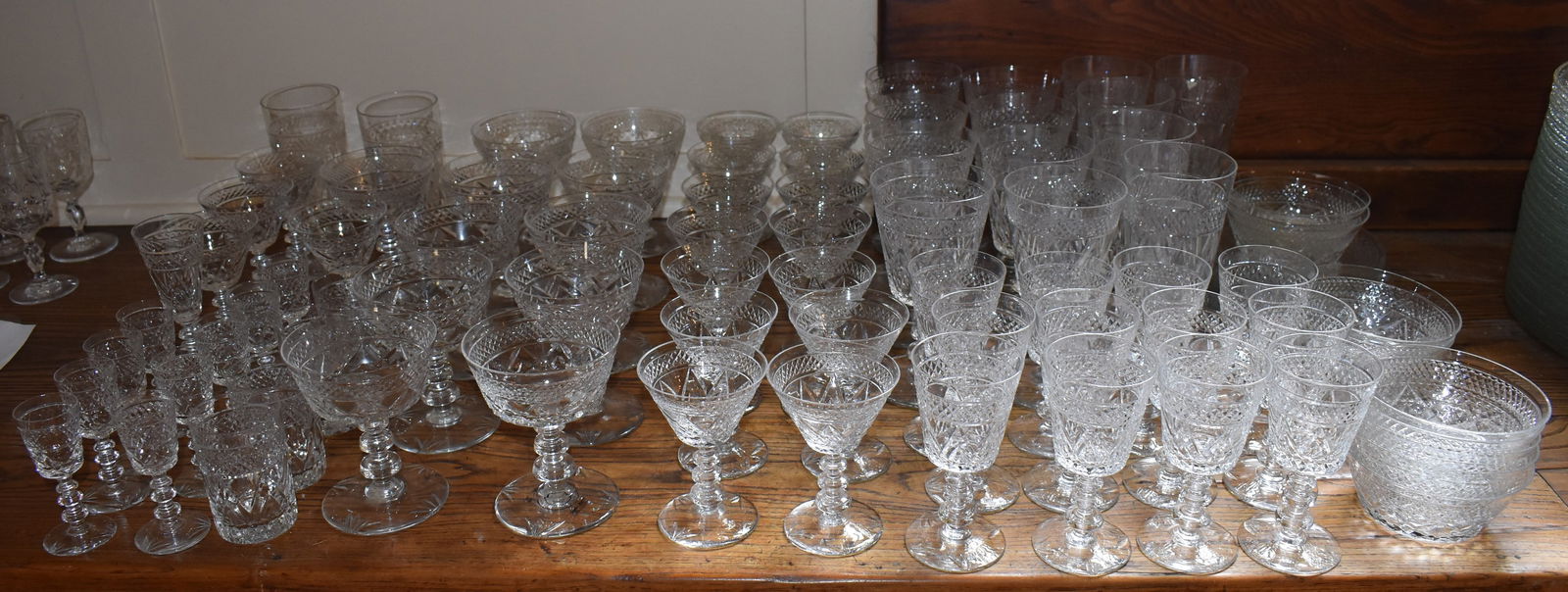 86 PIECES OF SHANNON PATTERN LIBBY GLASS: 86 PIECES OF SHANNON PATTERN LIBBY GLASS
