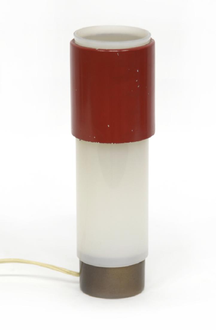 Lampada da tavolo in metallo laccato rosso e plexiglass (1 of 1)