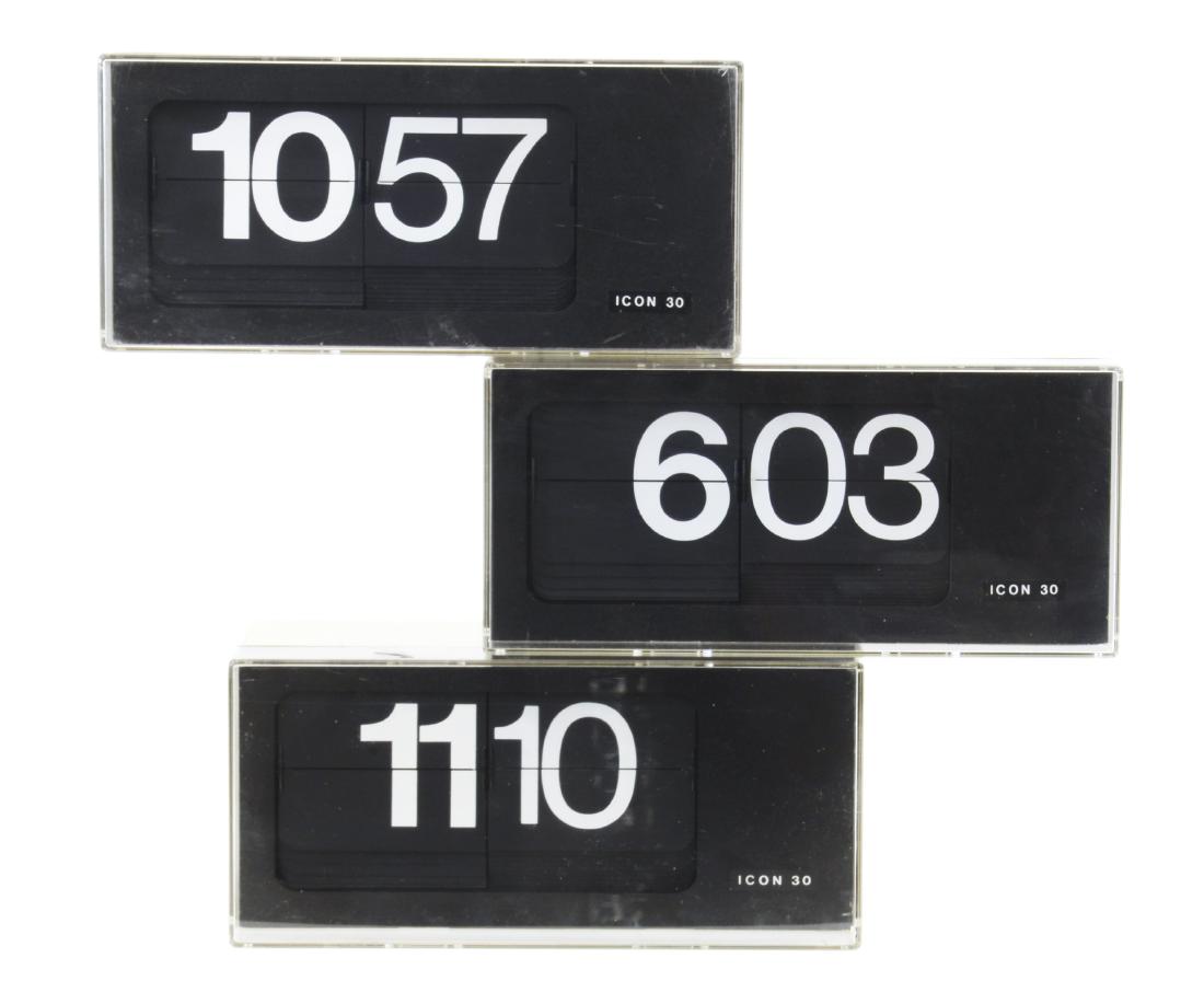 Gino Valle (Udine 1923 - Udine 2003)Tre datari modello: Gino Valle (Udine 1923 - Udine 2003)Three calendars model "Icon 30". Produced by Boselli, Milan, 1970s. (26x12x13 cm.) (slight defects)Tre datari modello "Icon 30". Produzione Boselli, Milano, anni '7