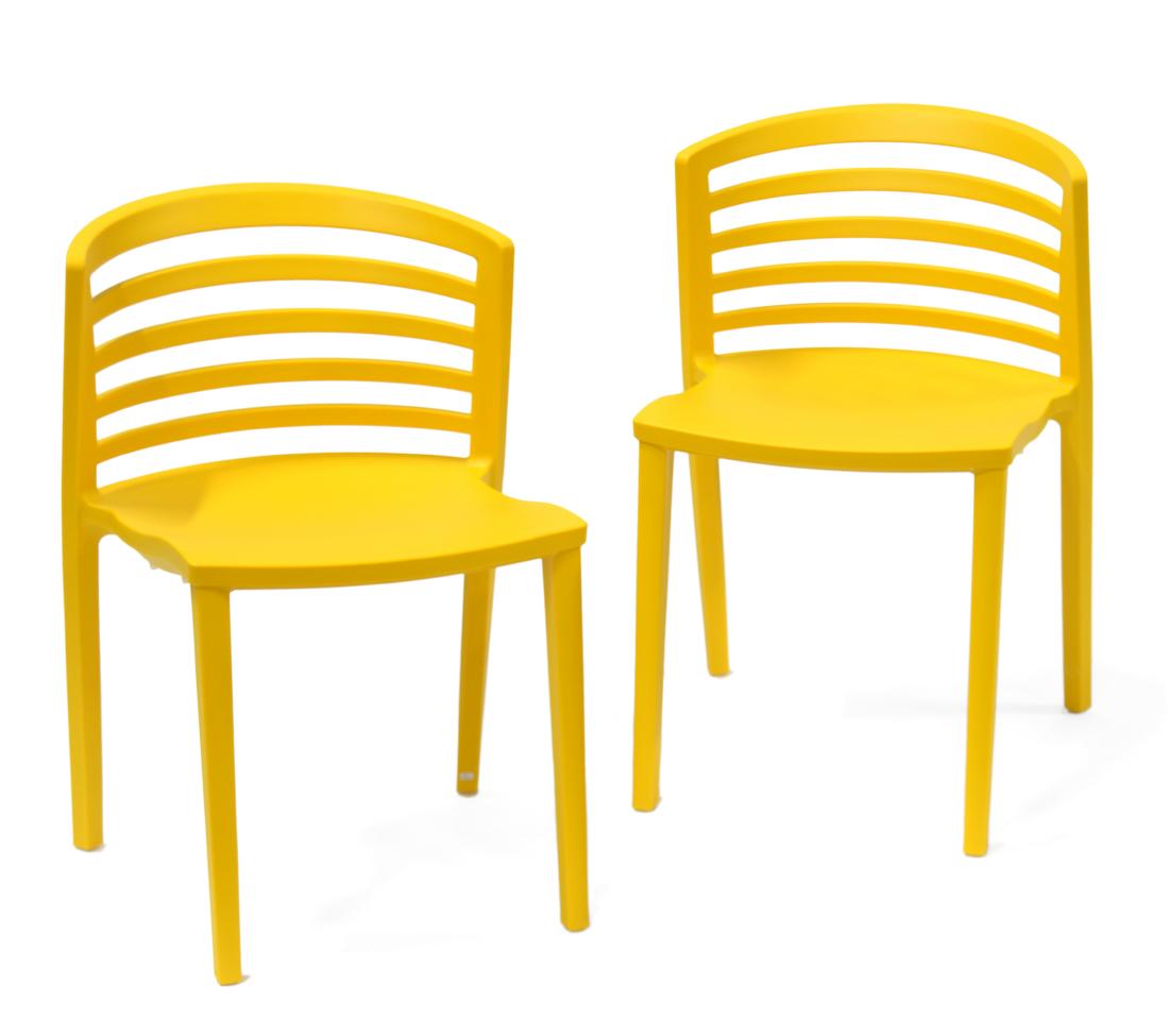 Paolo Favaretto (Padova 1950)Coppia di sedie modello: Paolo Favaretto (Padova 1950)Pair of chairs model "Venezia". Produced by recente Sintesi. Yellow polypropylene. "Compasso d'oro Selection ADI" award, 2008. (52x77x51 cm.)Coppia di sedie modello "Venez