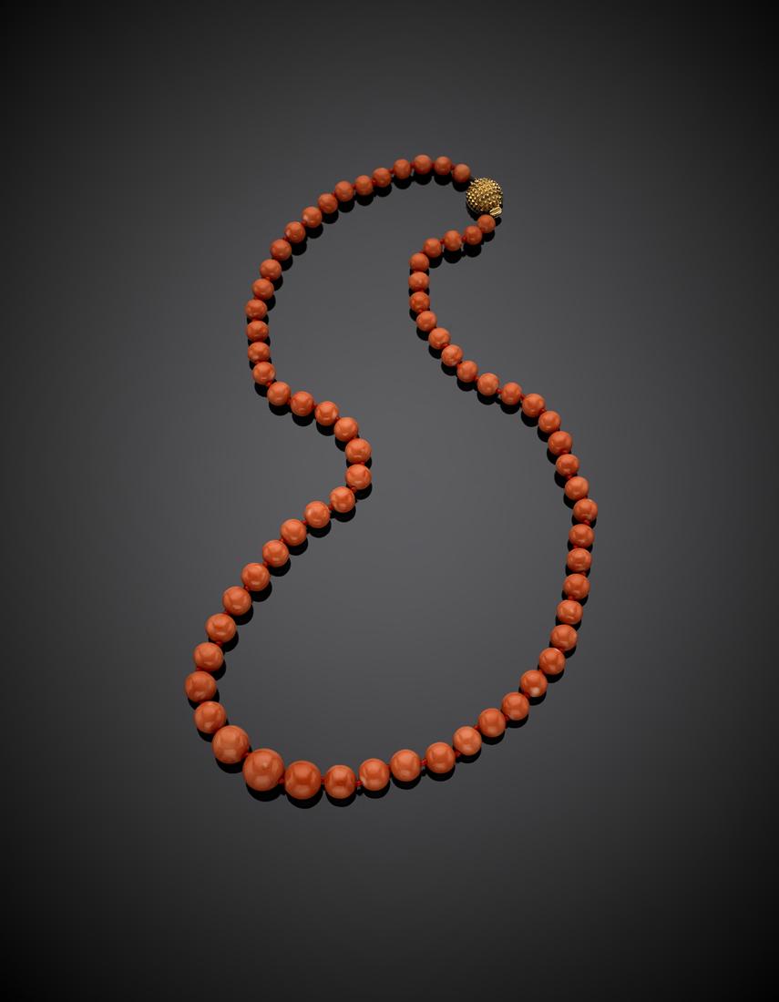 Orange coral graduated bead necklace with yellow gold (1 of 1)