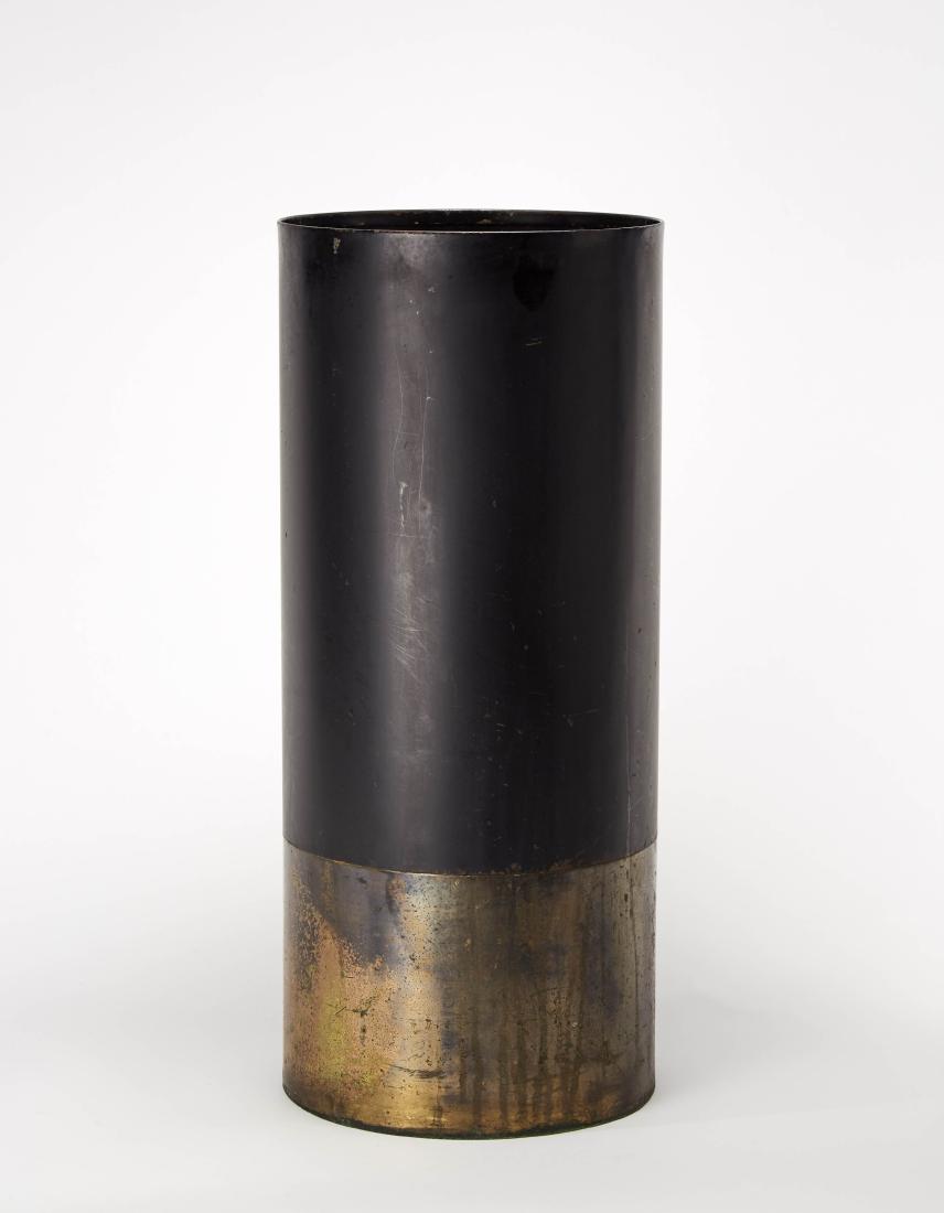 Luigi Caccia Dominioni (Milano 1913 - Milano 2016): Luigi Caccia Dominioni (Milano 1913 - Milano 2016) Umbrella stand -wastebasket model "0G13". Produced by Azucena, Milan, 1954ca. Brass and black lacquered metal. (h 50 cm.; d 26 cm.) (slight defects)