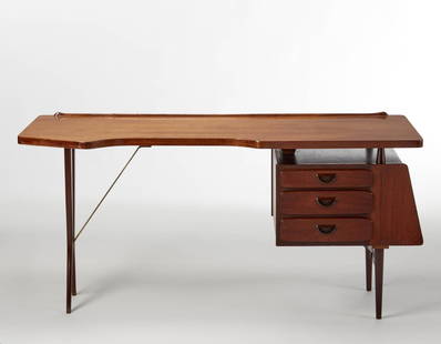 Louis Van Teeffelen (1921 - 1972) Desk with three side: Louis Van Teeffelen (1921 - 1972) Desk with three side drawers. Produced by WéBé Meubelen, Holland, 1950s. Solid abd bordered teak, brass sheet. (152x72x55.5 cm.) (slight defects) IT Scrivania con t